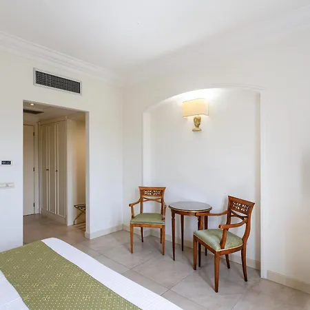 Hotiday Collection - Hotel 4*